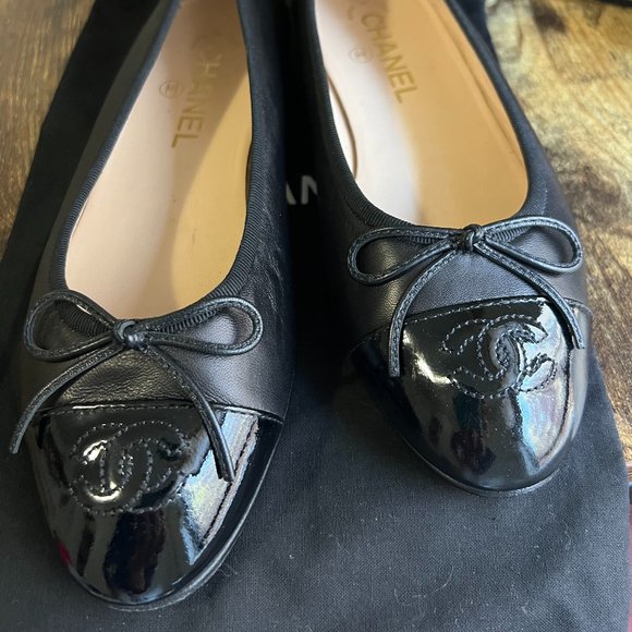 Chanel CC Interlocking CC Logo Bow Ballet Flats - Picture 3 of 15